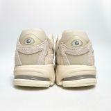  ADIDAS RESPONSE CL X BAD BUNNY WONDER WHITE IF7179 