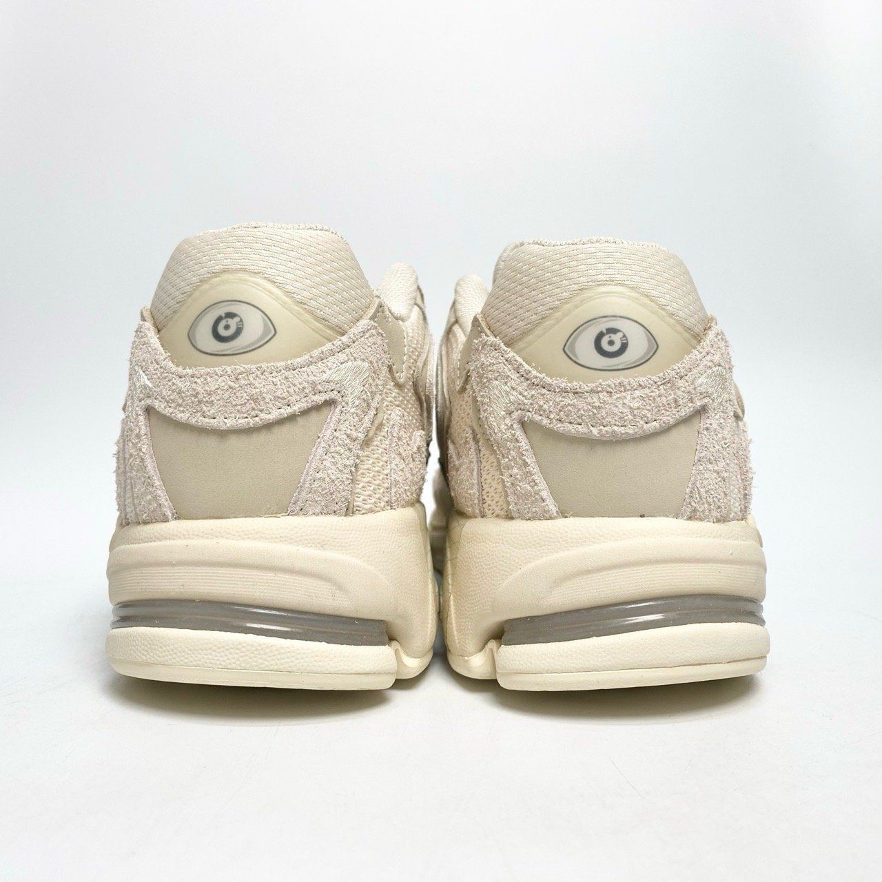  ADIDAS RESPONSE CL X BAD BUNNY WONDER WHITE IF7179 