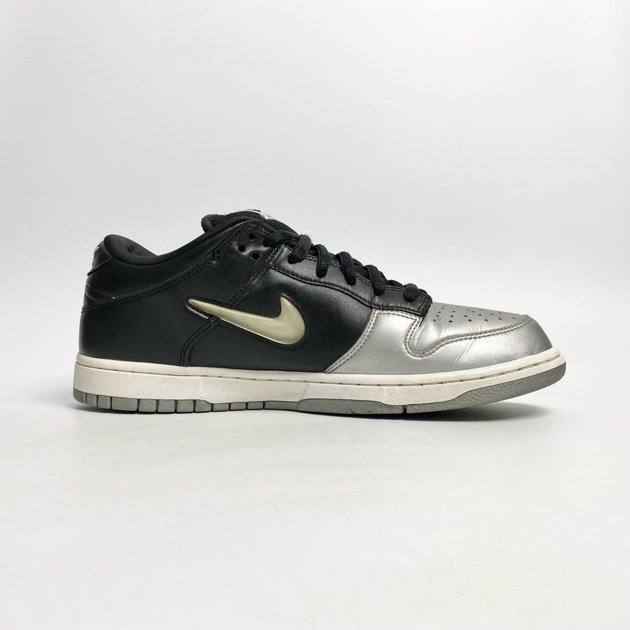  GIÀY SUPREME × NIKE DUNK LOW METALLIC SILVER/BLACK CK3480-001 