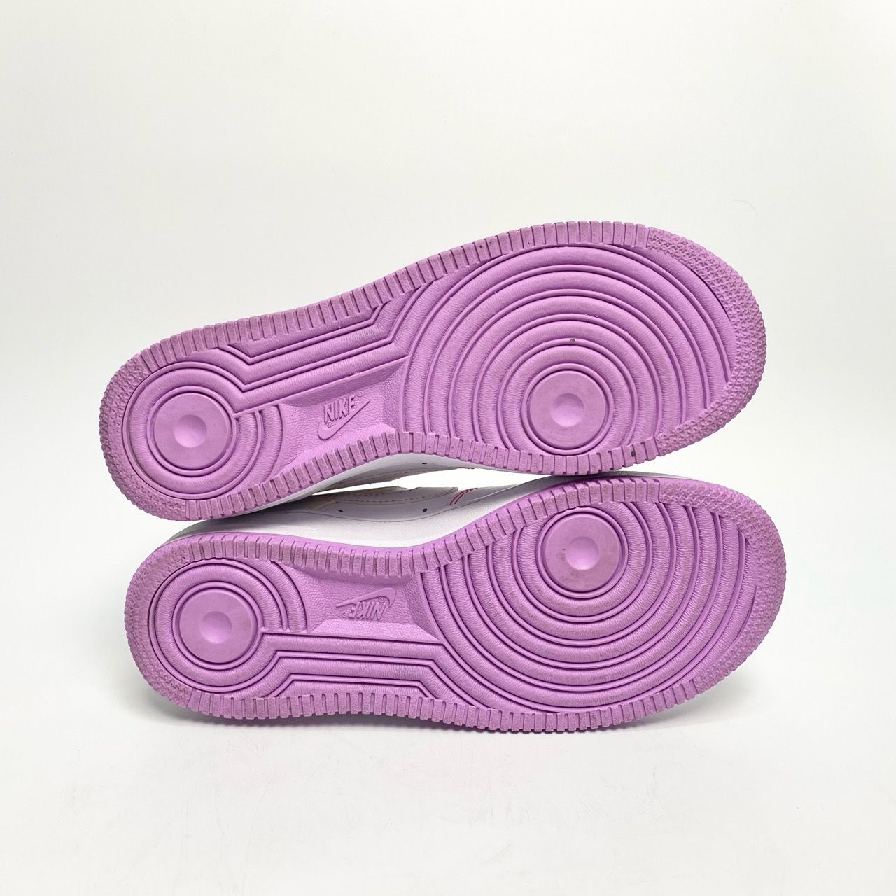  NIKE AIR FORCE 1 ’07 LOW GS CONTRAST STITCH FUCHSIA GLOW CW1575-110 