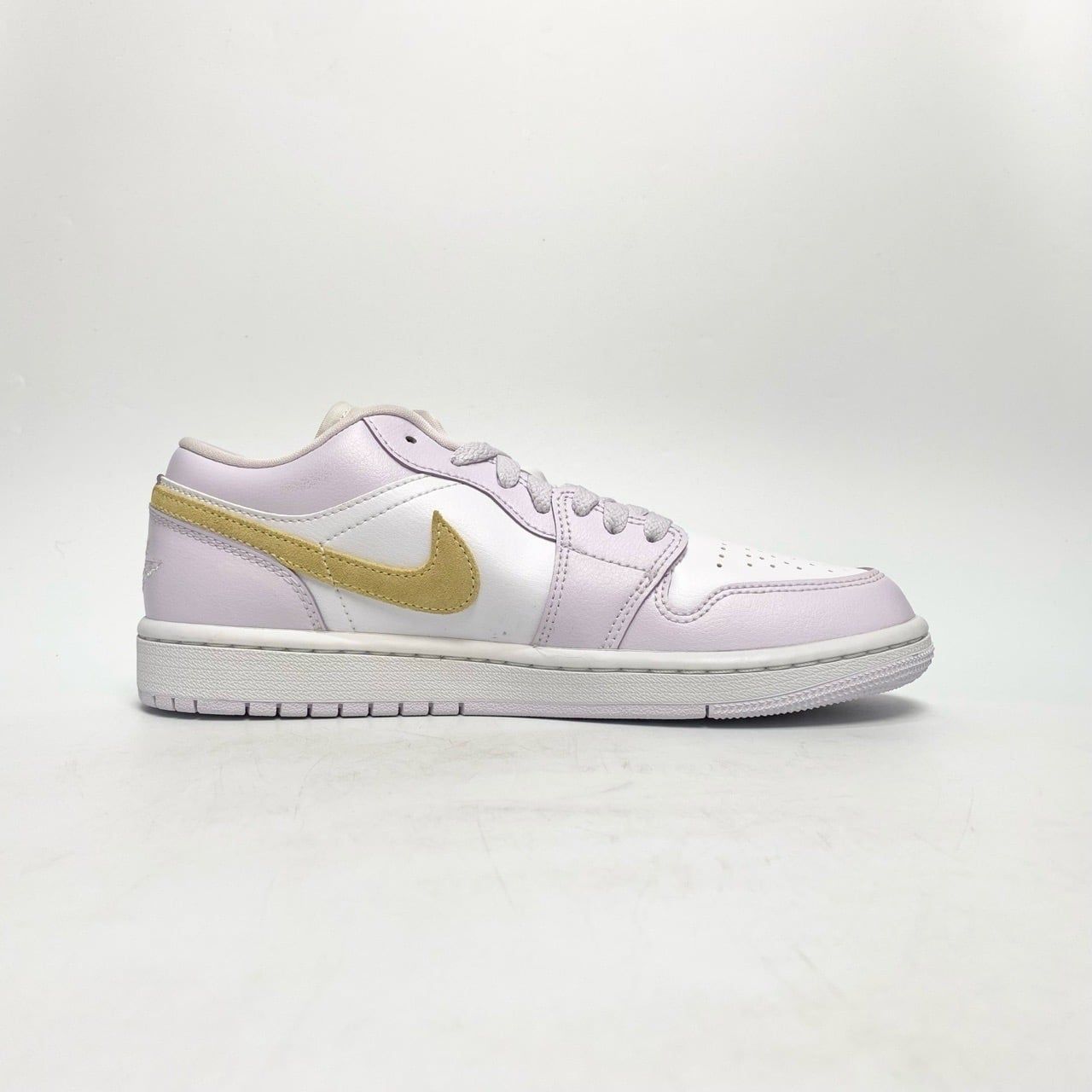  NIKE AIR JORDAN 1 LOW BARELY GRAPE DC0774-501 