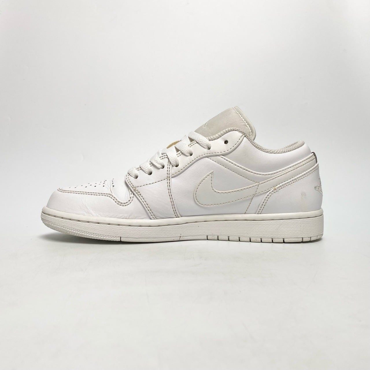  NIKE AIR JORDAN 1 LOW TRIPLE WHITE 553558-136 