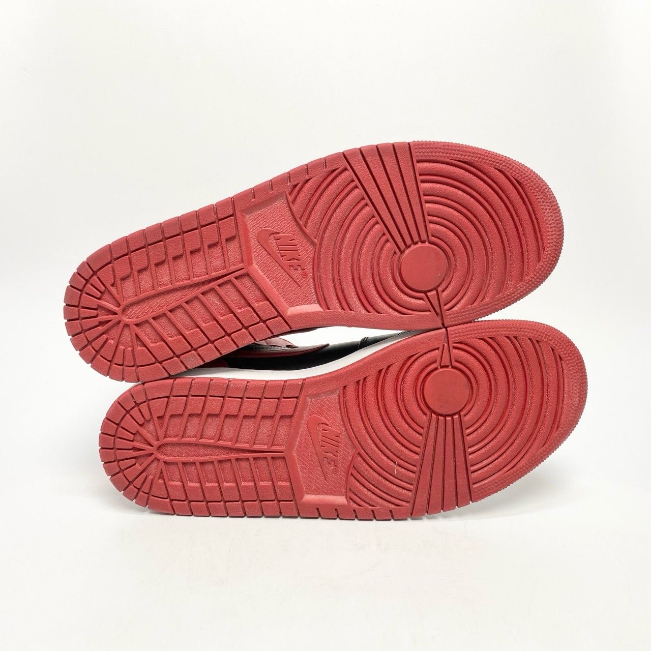  NIKE AIR JORDAN 1 MID BANNED 554724-074 