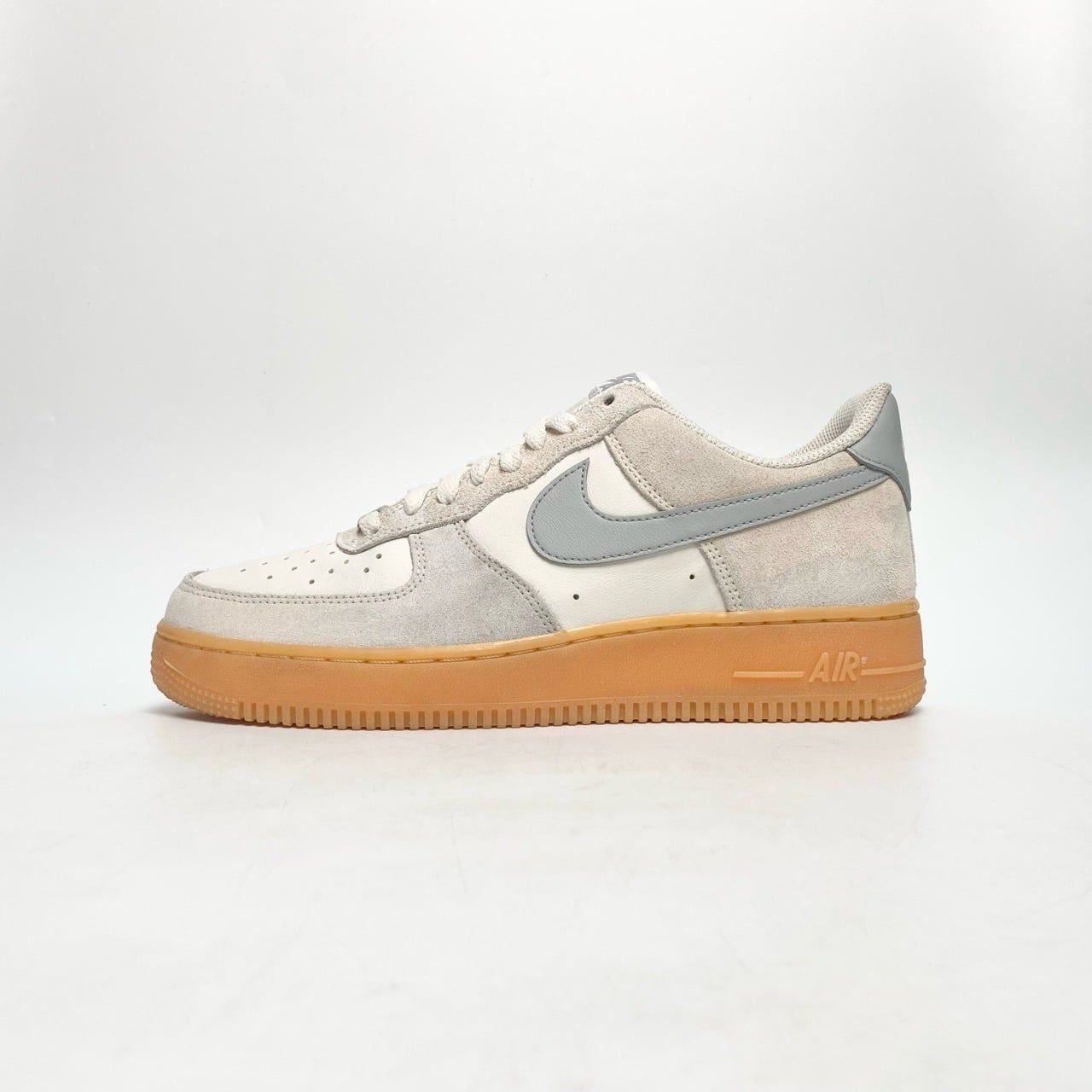  NIKE AIR FORCE 1 ’07 LV8 LIGHT SMOKE GUM FQ8714-002 
