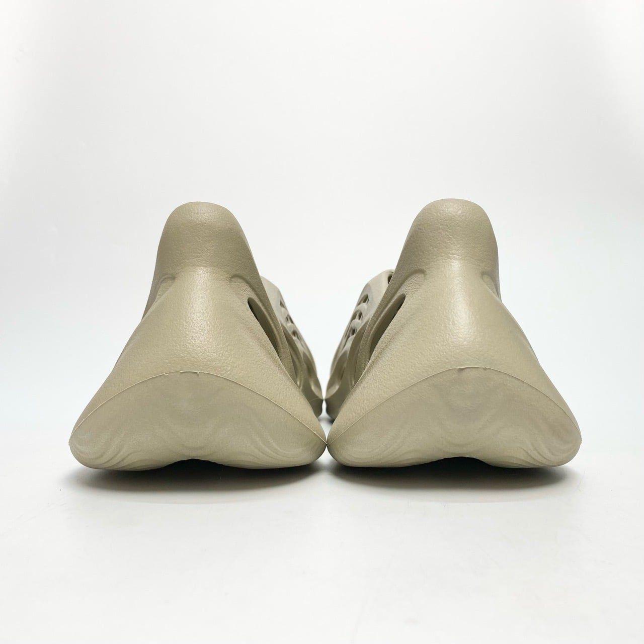  ADIDAS YEEZY FOAM RNR STONE SALT GV6840 