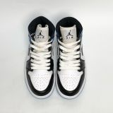 NIKE WMNS AIR JORDAN 1 MID UNIVERSITY BLUE BQ6472-102 