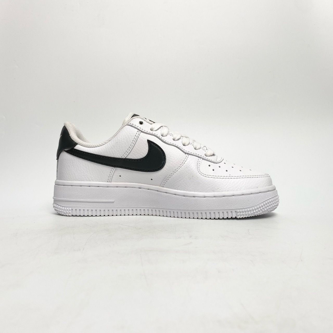  NIKE AIR FORCE 1 '07 WHITE BLACK DD8959-103 