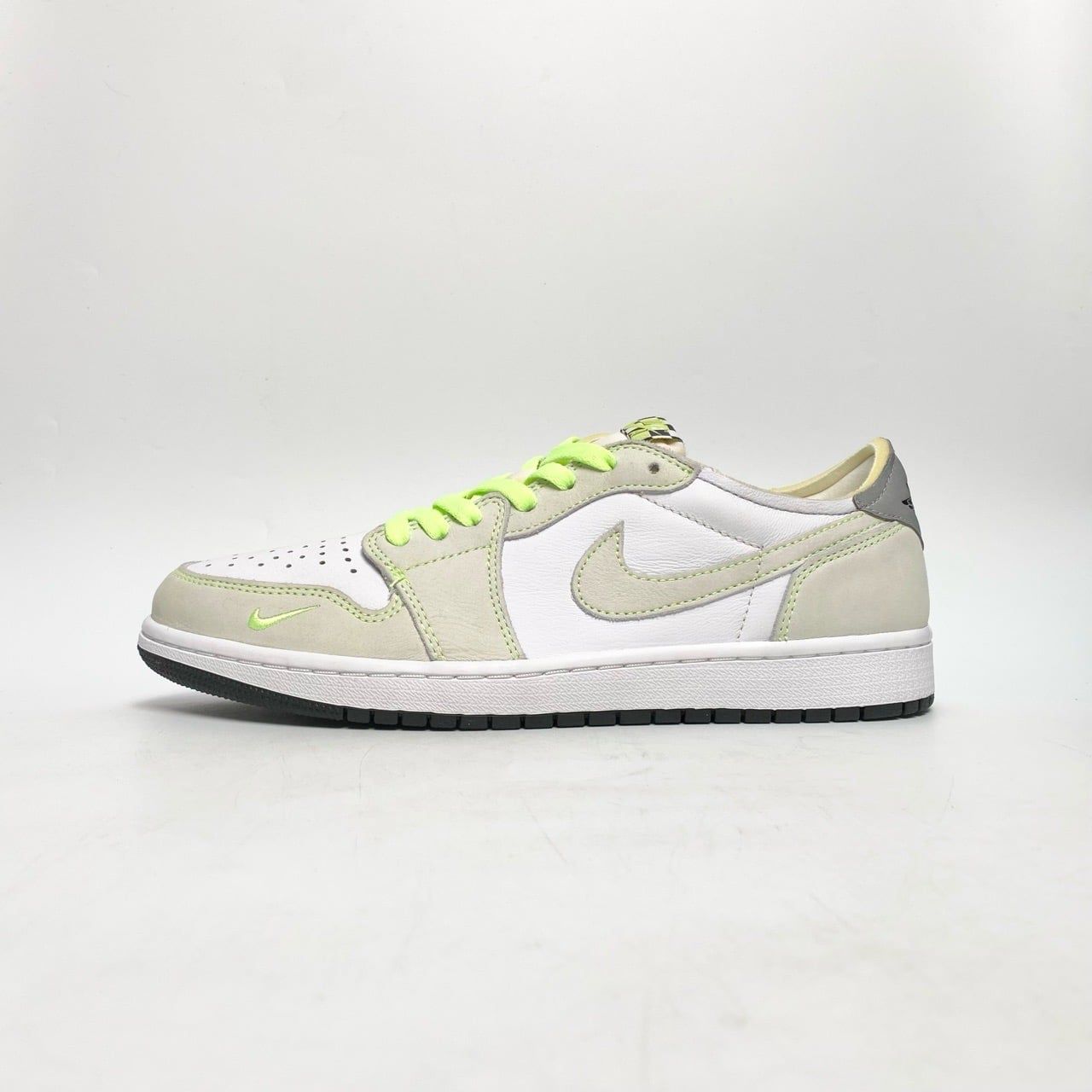  NIKE AIR JORDAN 1 LOW OG GHOST GREEN DM7837-103 