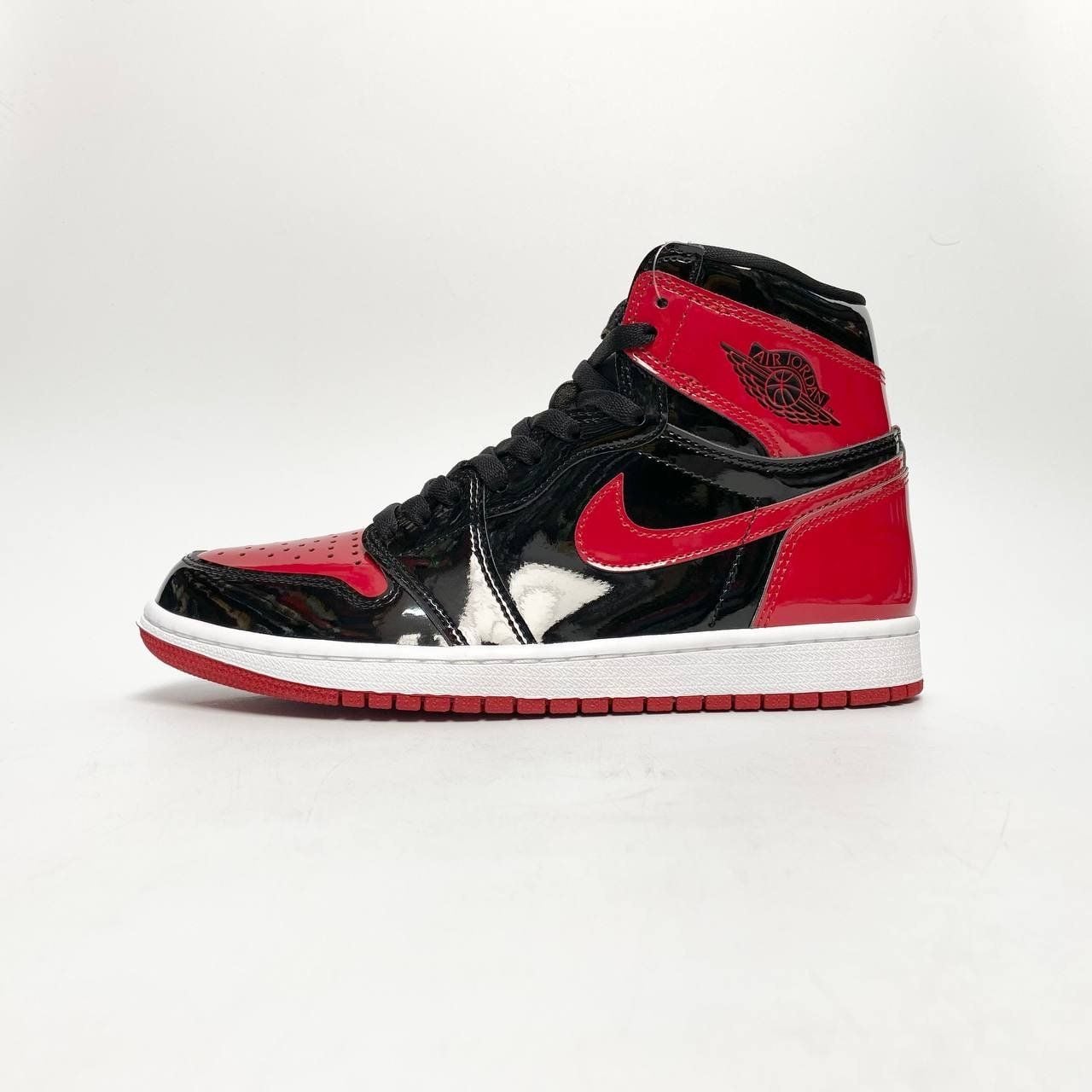  NIKE AIR JORDAN 1 RETRO HIGH OG PATENT BRED 555088 063 