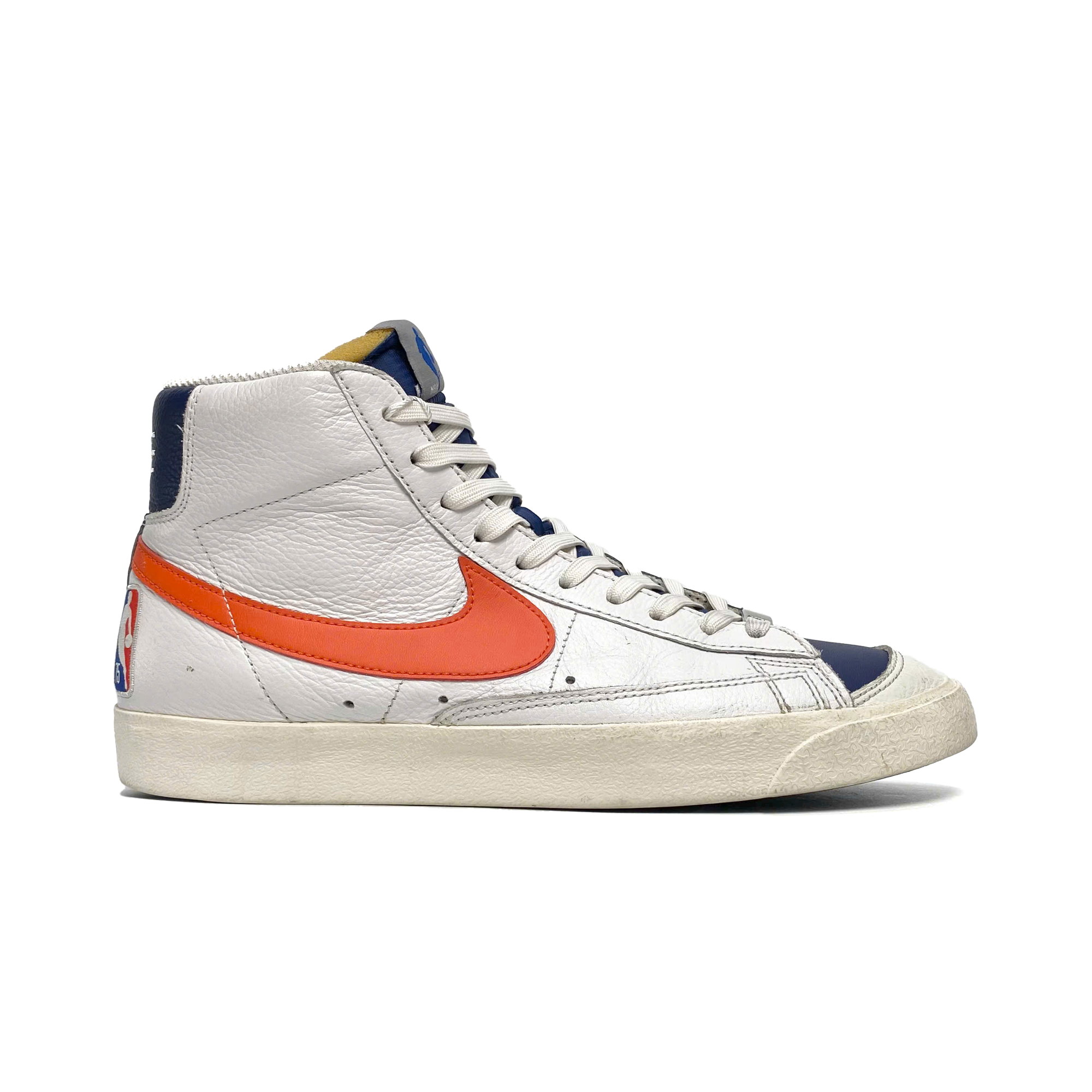  NIKE NBA X BLAZER MID ’77 EMB 75TH ANNIVERSARY KNICKS DD8025-100 