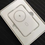  [Hàng trưng bày đẹp fullbox] Sạc dự phòng không dây WiWU Magnetic Powerbank 10000mah tích hợp giá đỡ 