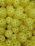  MAXVI PICKLEBALL: BÓNG [THI ĐẤU 606T - CHƠI THƯỜNG XUYÊN USA - TẬP MÀU VÀNG] & PHỤ KIỆN [TÚI - BAO - QUẤN CÁN] 