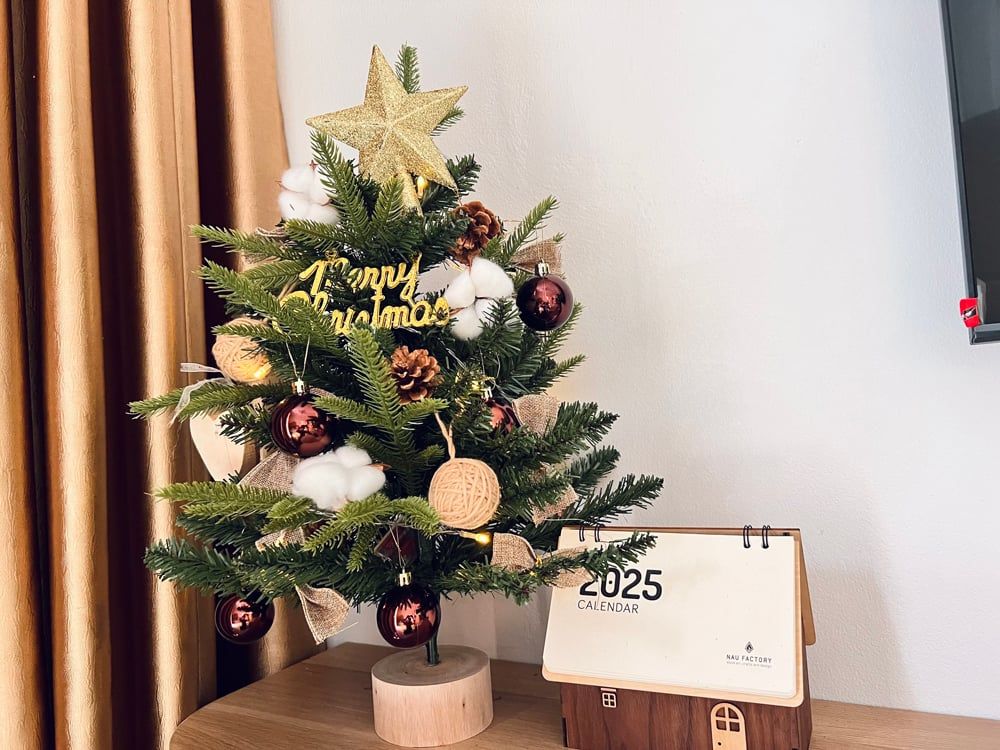  Lịch gỗ ngôi nhà 