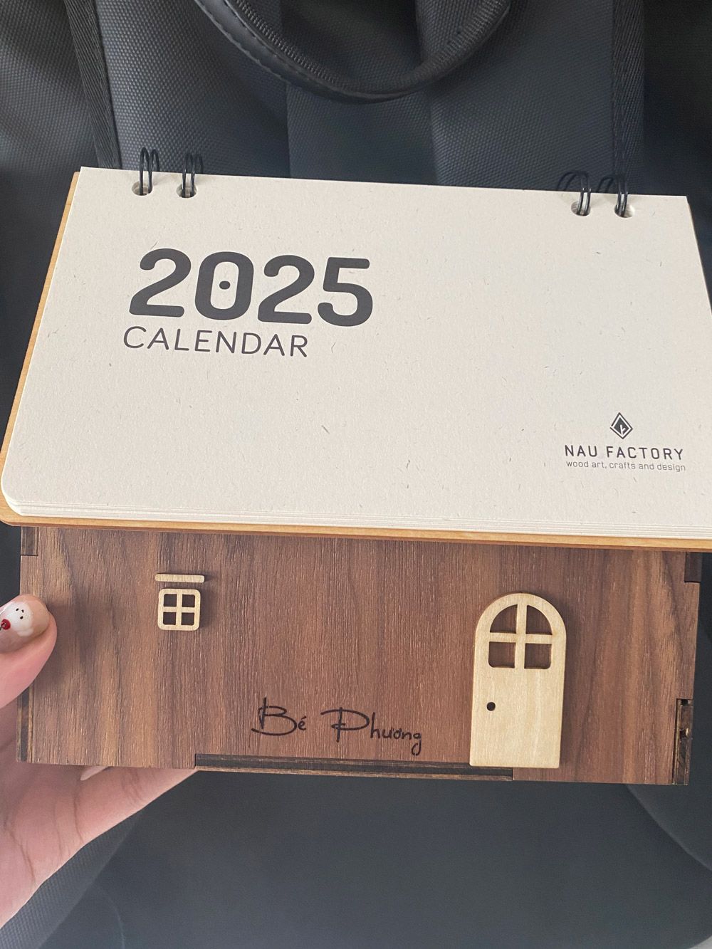  Lịch gỗ ngôi nhà 