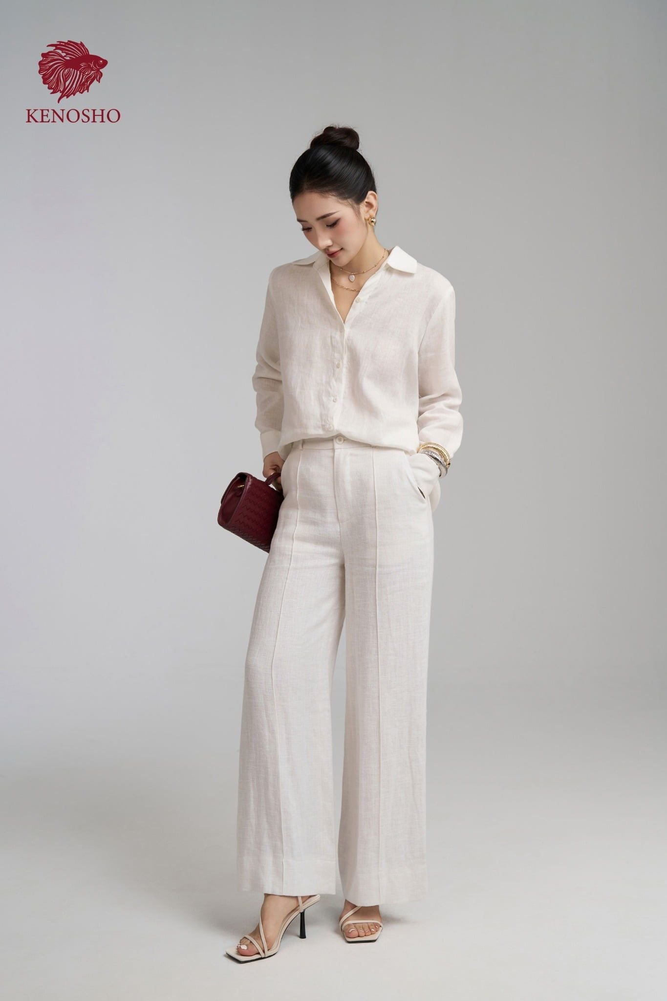  K803 - Áo Sơ Mi Nữ Linen Trắng Thiết Kế Cổ V Thanh Lịch | Kenosho 