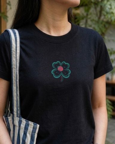  Cỏ Bốn Lá T-shirt 
