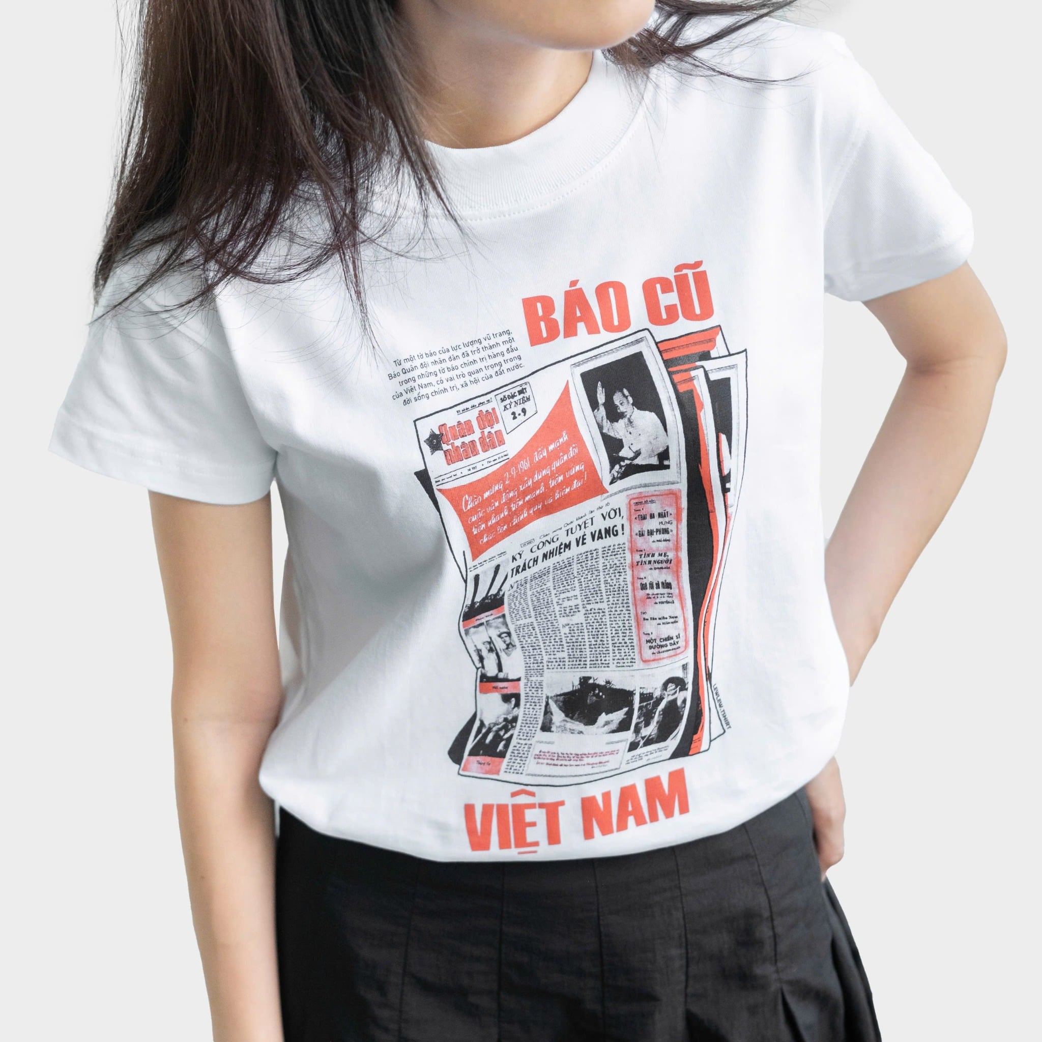 Báo Cũ T-Shirt