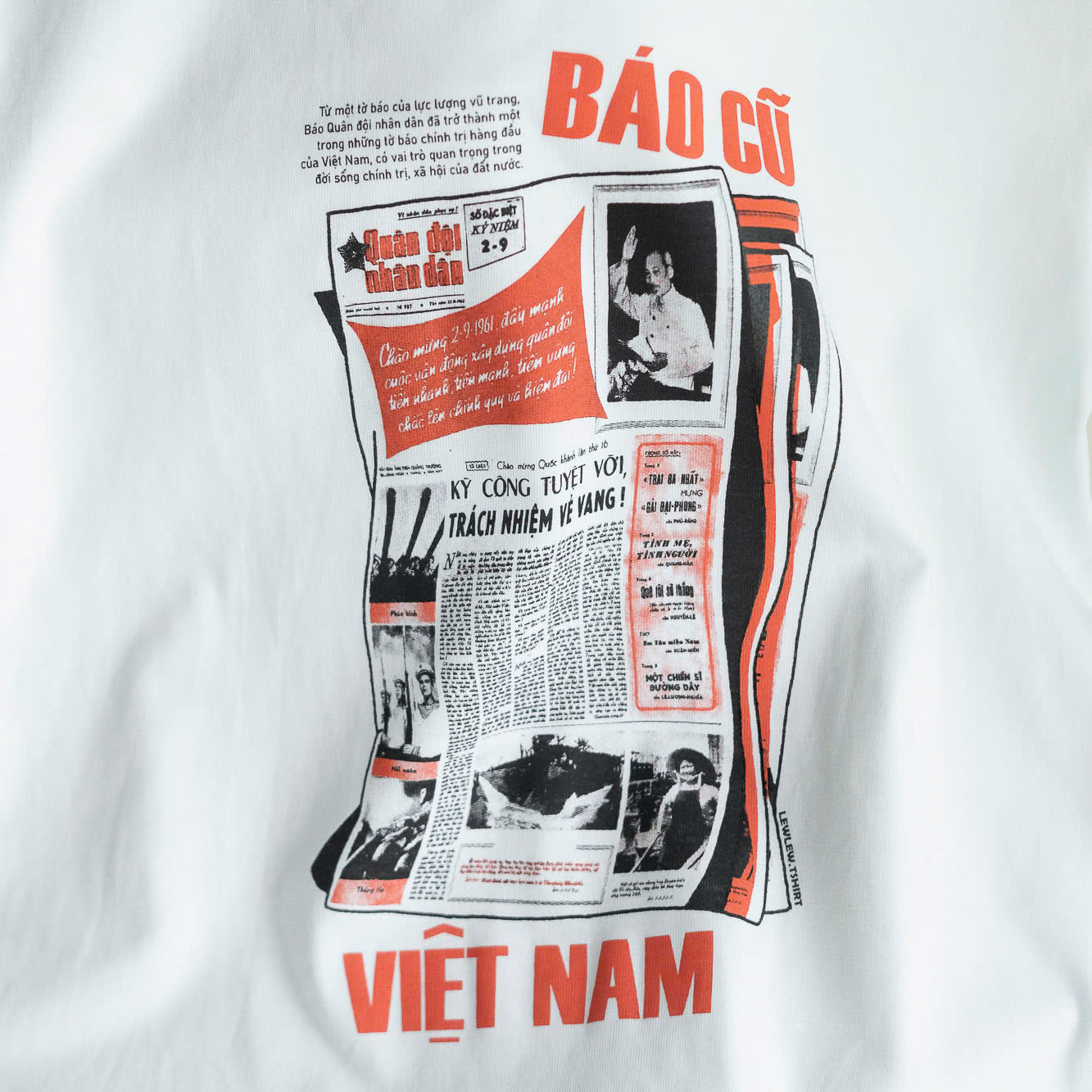 Báo Cũ T-Shirt