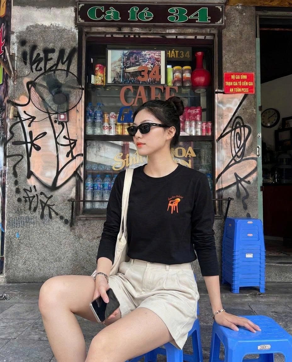Áo Thun Tay Dài Ghế Tựa