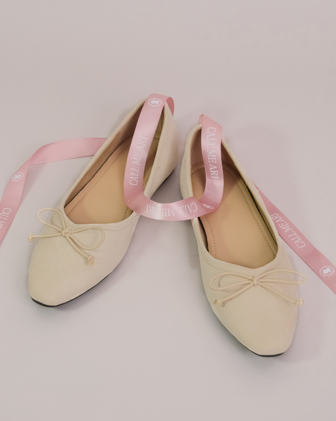  ARI BOW FLATS - BEIGE 