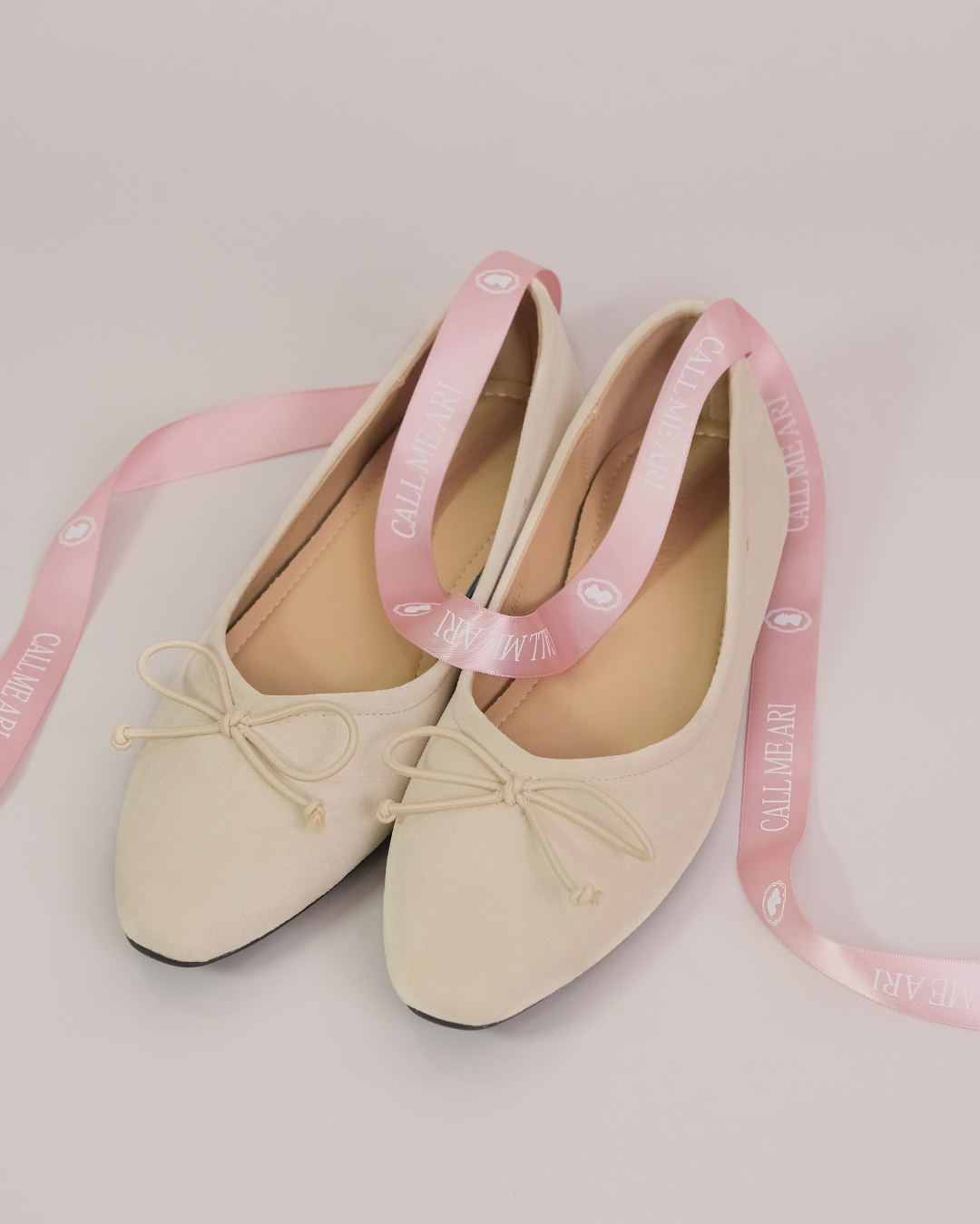  ARI BOW FLATS - BEIGE 