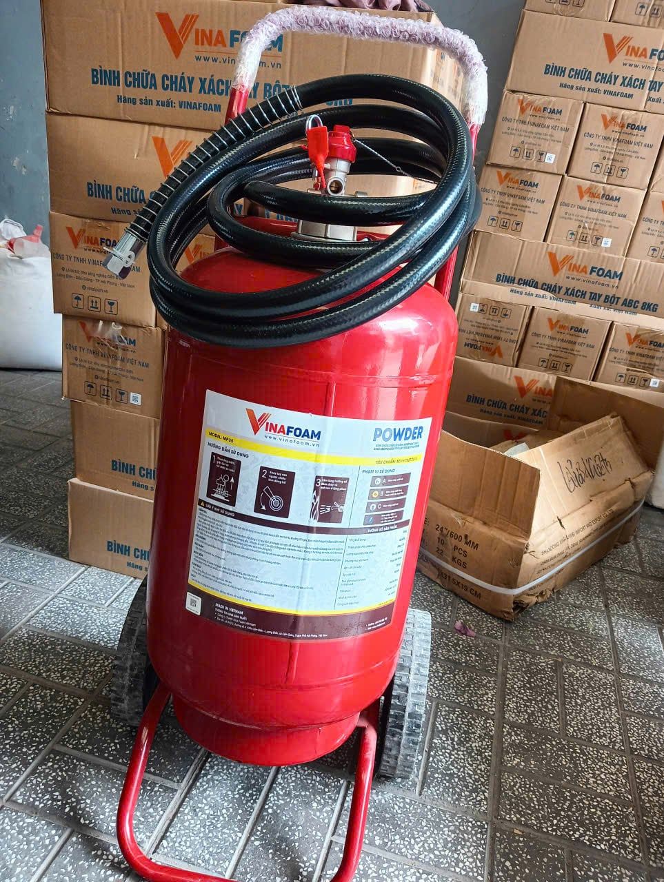  Bình chữa cháy VinaFoam xe đẩy bột ABC 35kg MP35, có tem kiểm định 