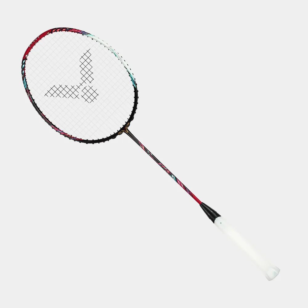 Vợt cầu lông Victor Thruster Ryuga III nguyên cây, khung đen phối đỏ đô, đỉnh khung màu xanh bạc hà, logo Victor đen lớn trên mặt lưới, đũa đen vân đỏ và xanh ngọc, cán bọc trắng