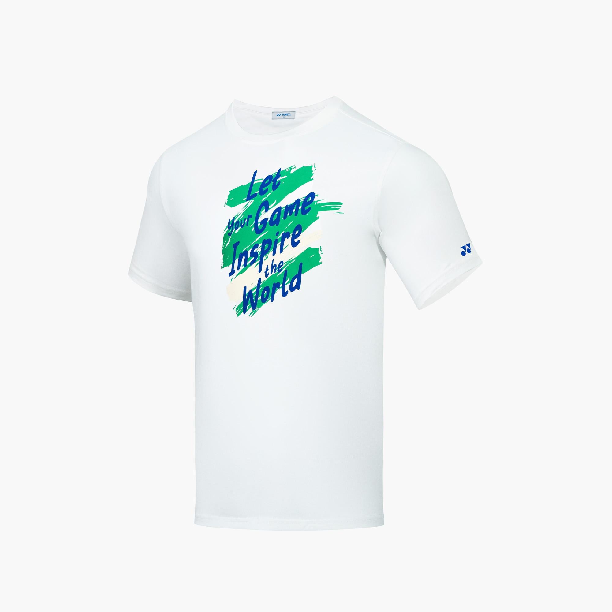 Áo thể thao cổ tròn tay ngắn màu trắng, graphic chữ viết tay Let Your Game Inspire the World màu xanh dương trên nền nét cọ xanh lá, logo YY xanh ở tay áo