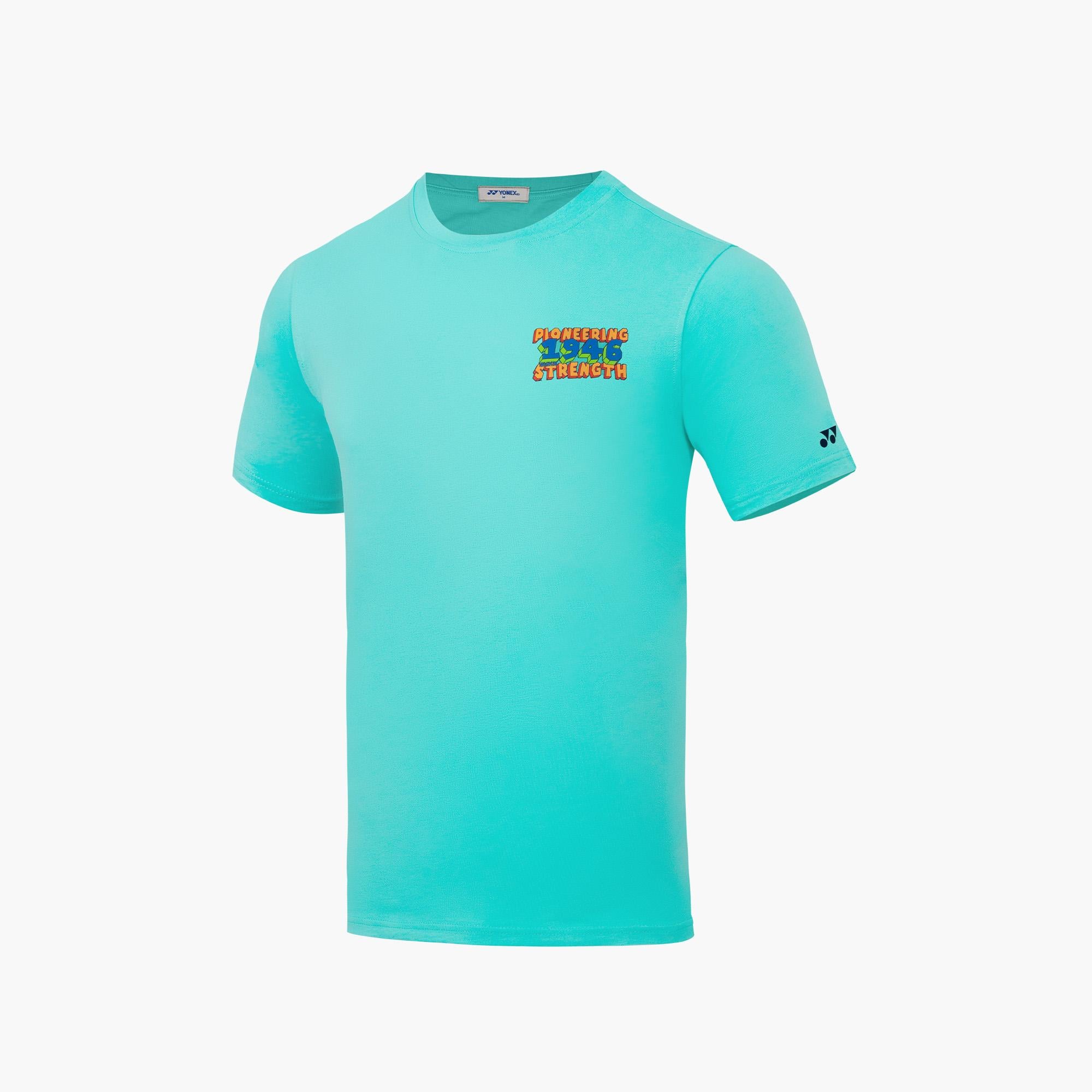 Áo thể thao cổ tròn tay ngắn màu xanh ngọc turquoise, graphic chữ khối màu cam vàng in nhỏ ở ngực trái, logo YY màu đen ở tay áo