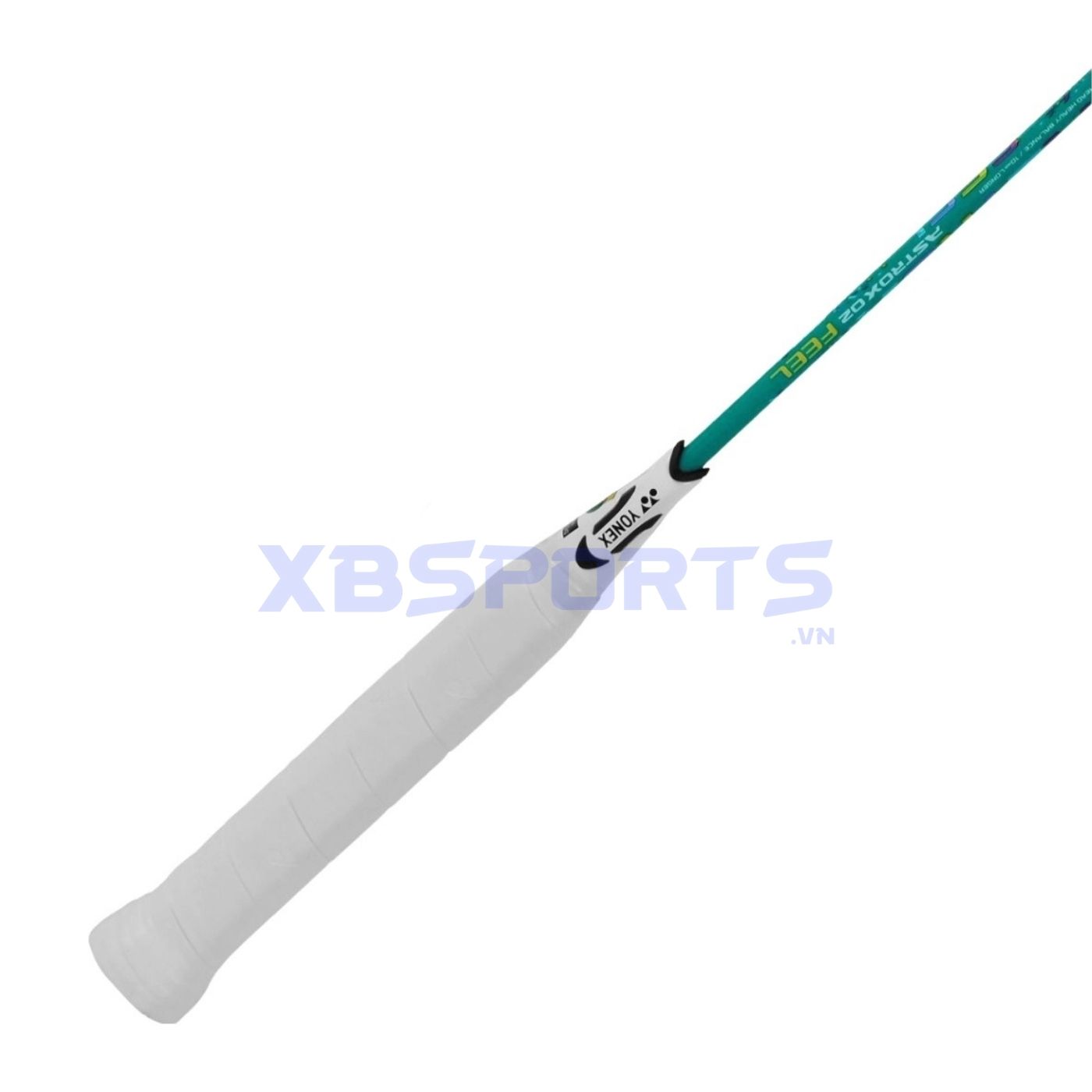 Cận cảnh cán vợt cầu lông quấn cán màu trắng với nắp chụp cán rộng phẳng, đũa vợt màu xanh ngọc in chữ ASTROX 02 FEEL