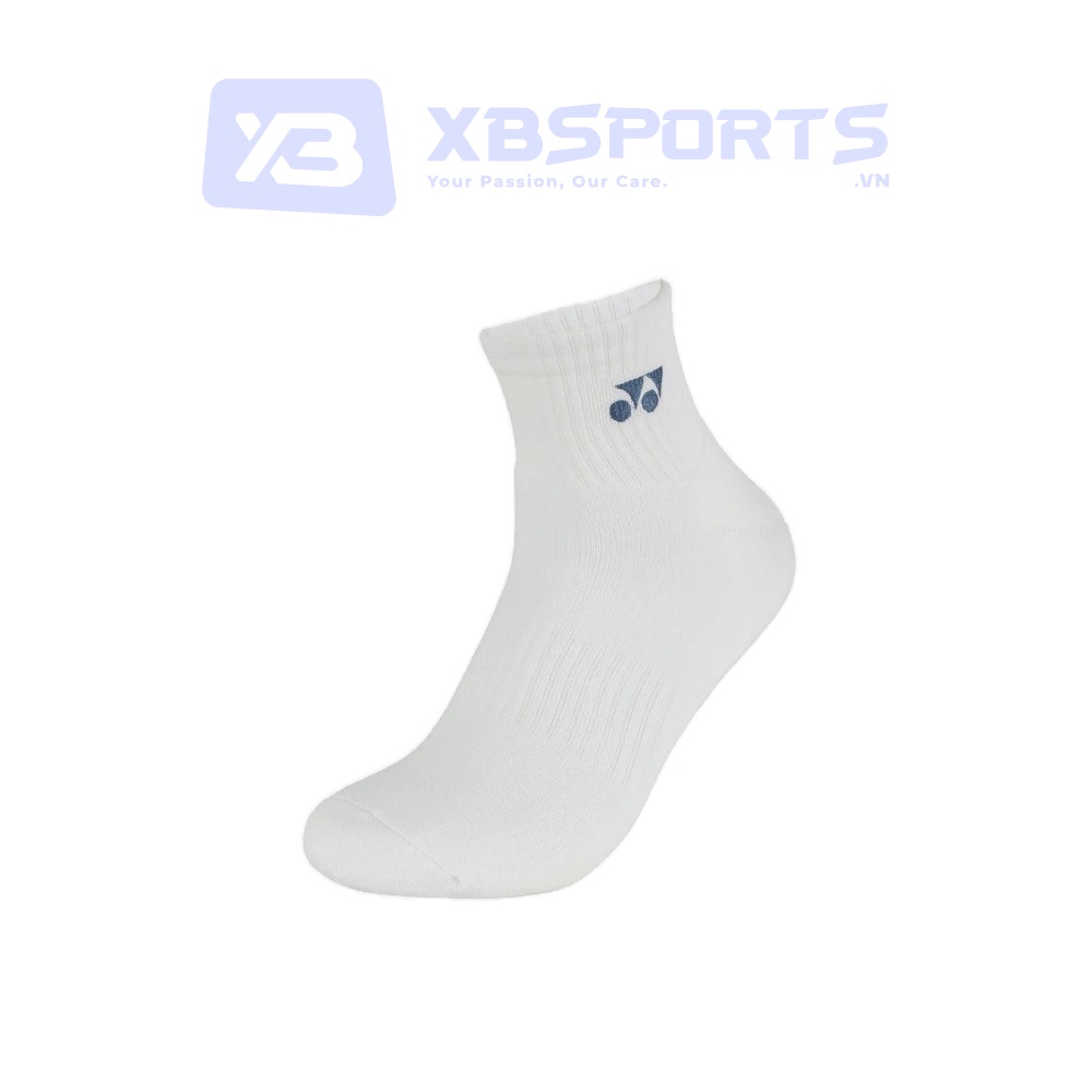 Vớ Yonex 1055 MP9 10cm màu trắng phối Velvet Morning, kiểu cổ ngắn 10cm ôm sát trên mắt cá, thân dệt gân mảnh, logo Yonex màu xanh tím ở cổ vớ