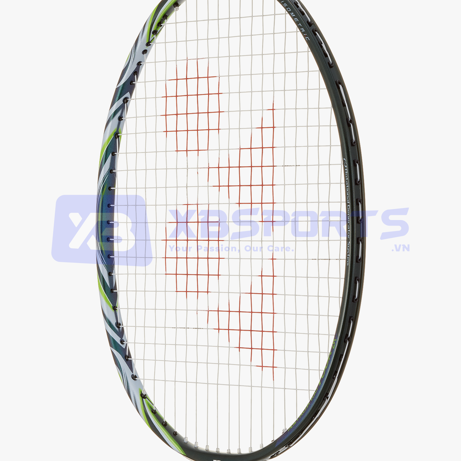 Cận cảnh khung vợt Astrox 100 Tour VA với họa tiết xanh lá và xanh dương ở mép khung, logo YY màu đỏ cam in trên mặt lưới trắng