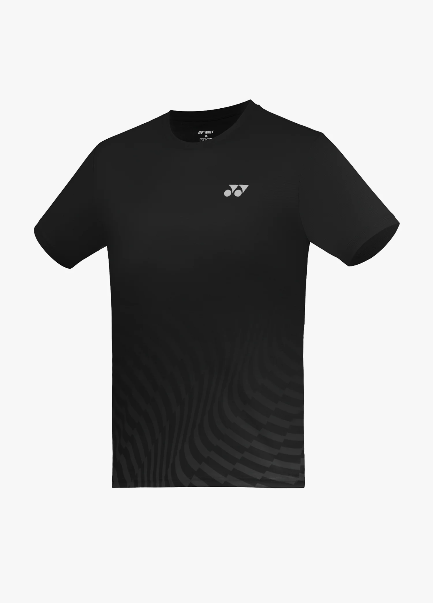 Áo cầu lông Yonex TRM3498 màu đen Jet Black, thân trên trơn, họa tiết vân sóng màu xám đậm nổi dần từ ngang bụng xuống gấu áo, logo Yonex xám bạc giữa ngực