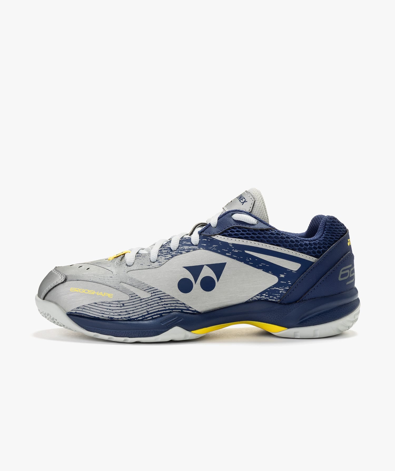 Giày cầu lông Yonex SHB 65X4 VA phối màu Silver Navy nhìn từ mặt ngoài, thân giày xám bạc kết hợp lưới xanh navy, logo Yonex navy lớn, viền vàng chanh ở đế giữa, đế ngoài navy