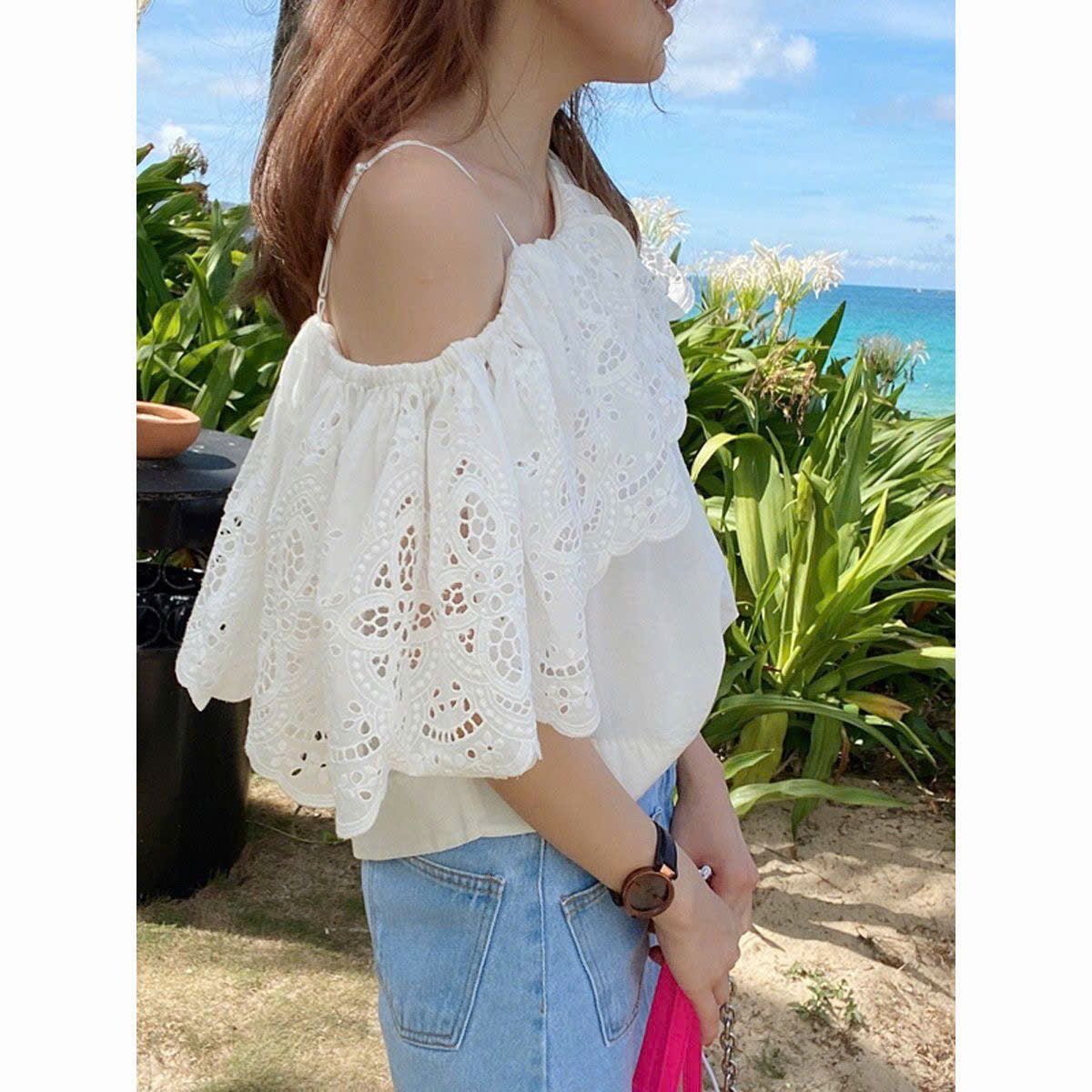  Áo Sơ Mi Trắng Lệch Vai 