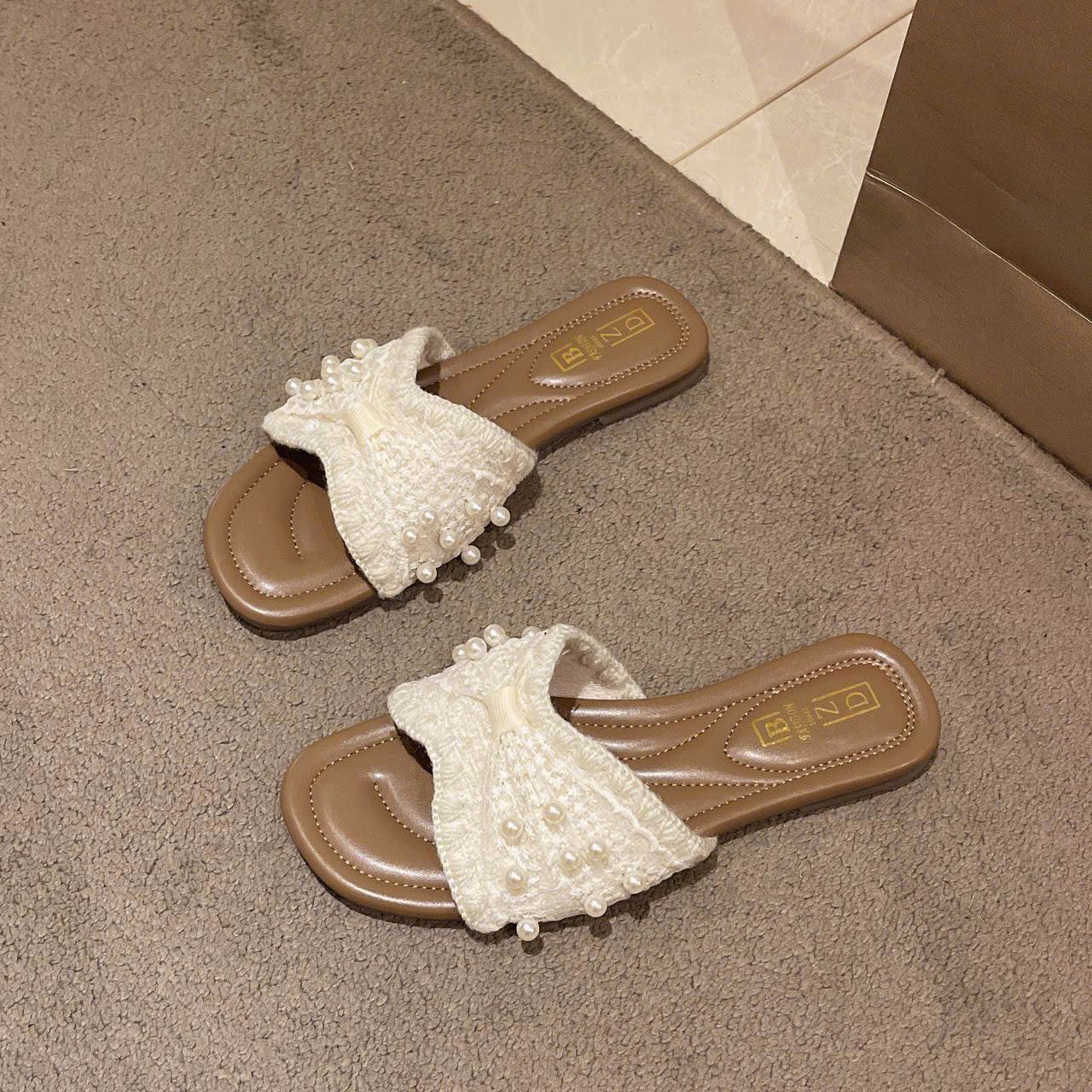  Dép Lê Quai Ngang Hở Ngón Ngọc Trai 