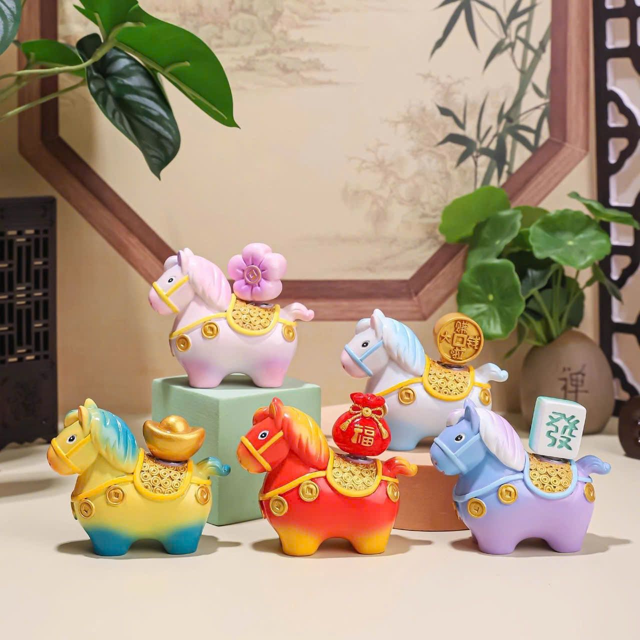  Tượng Mã Đáo Thành Công Bằng Nhựa 