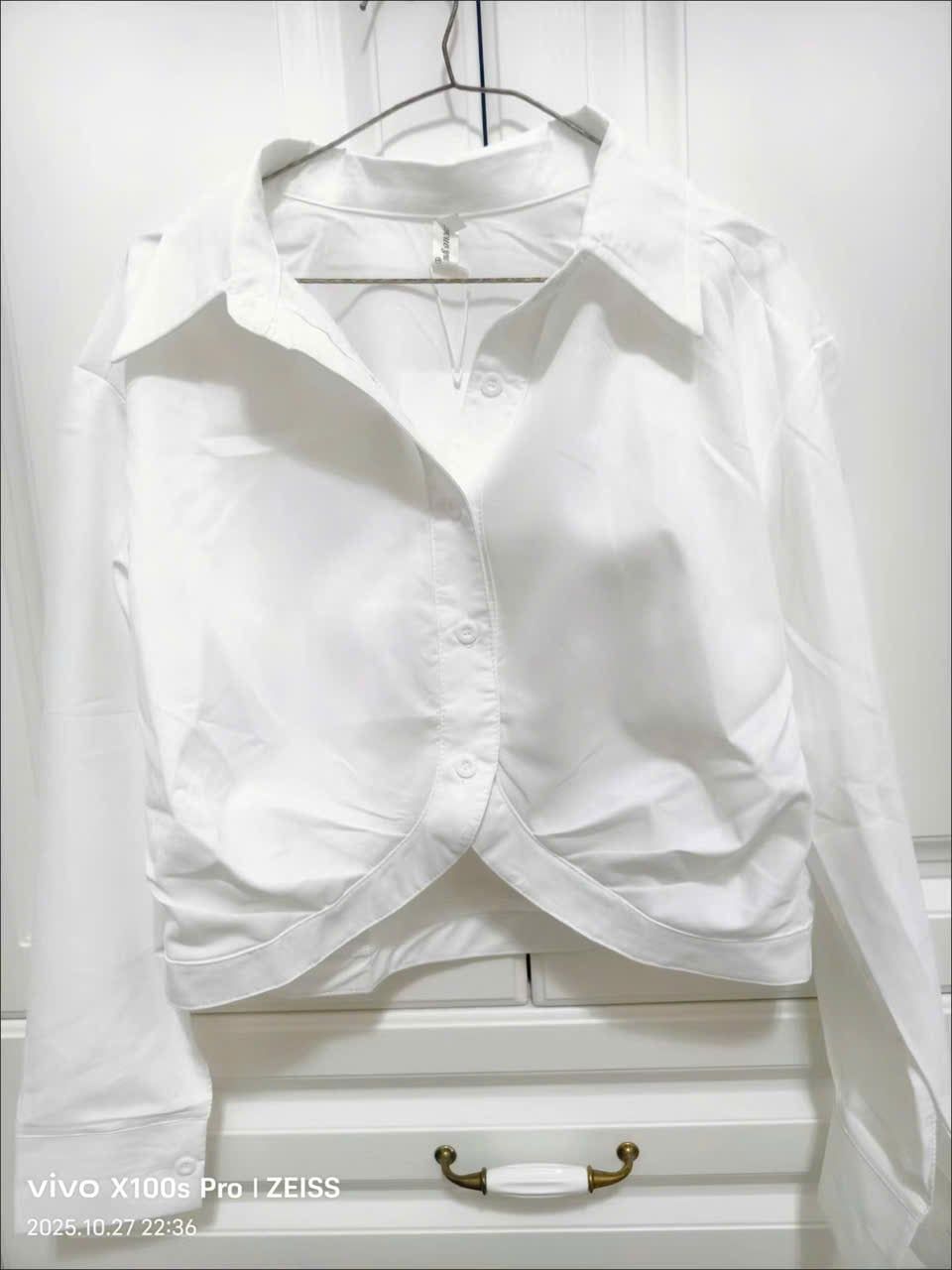  Áo Sơ Mi Croptop Cách Điệu 