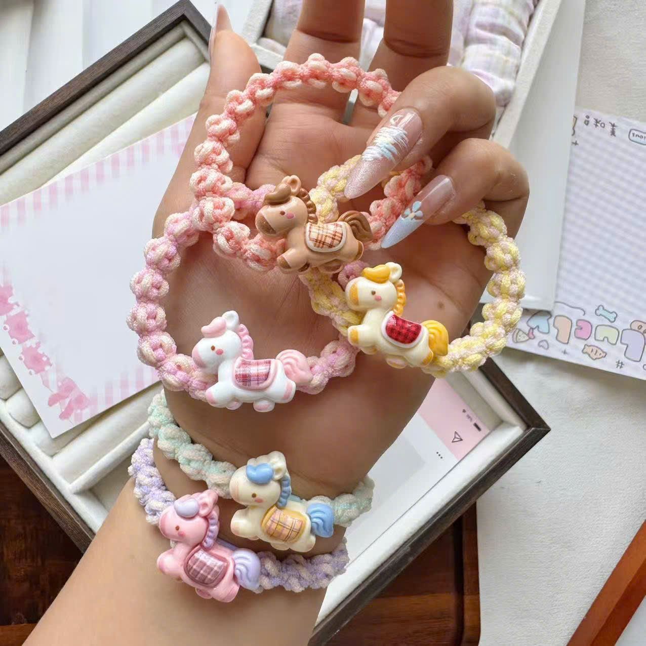  Dây Cột Tóc Tiện Lợi 