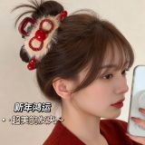  Kẹp Tóc Đính Hạt Đỏ Và Lông Vũ Giả 