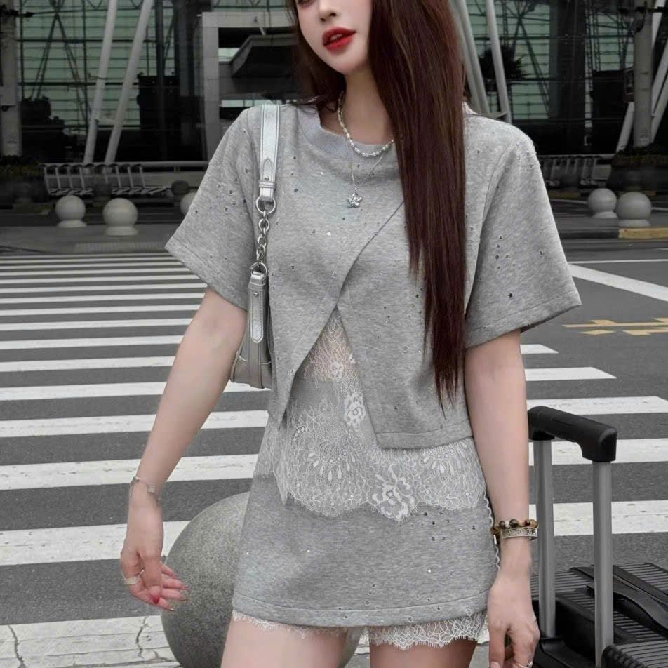  Set Áo + Chân Váy Ghi Có Ren 