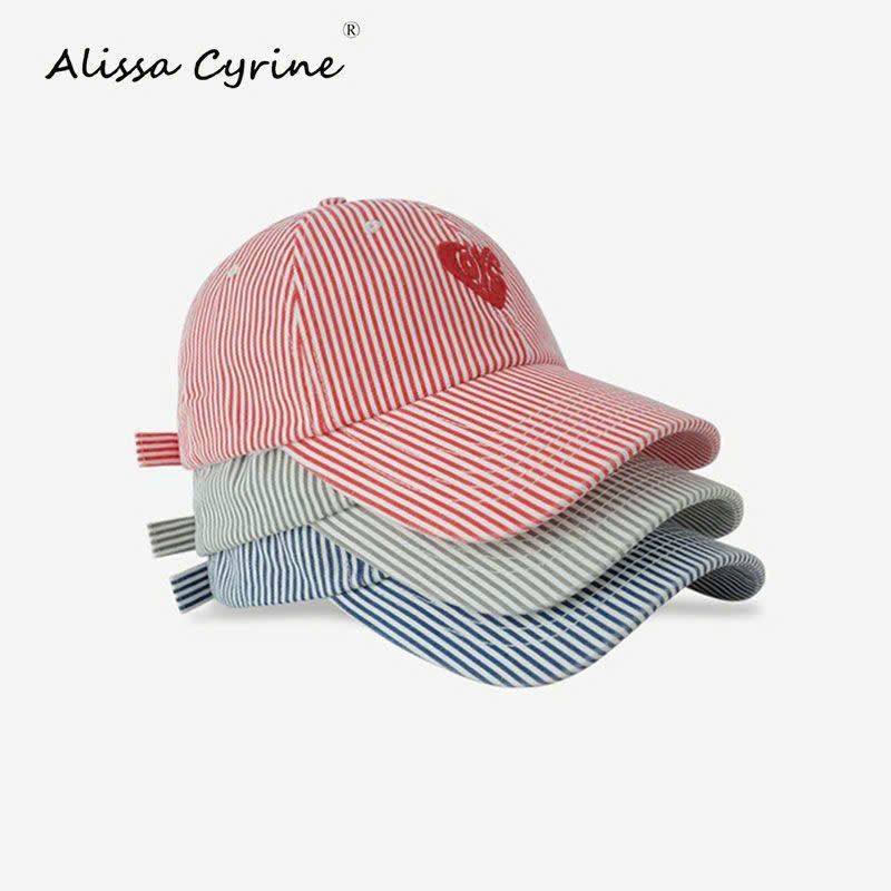  Nón Lưỡi Trai Thêu Trái Tim 