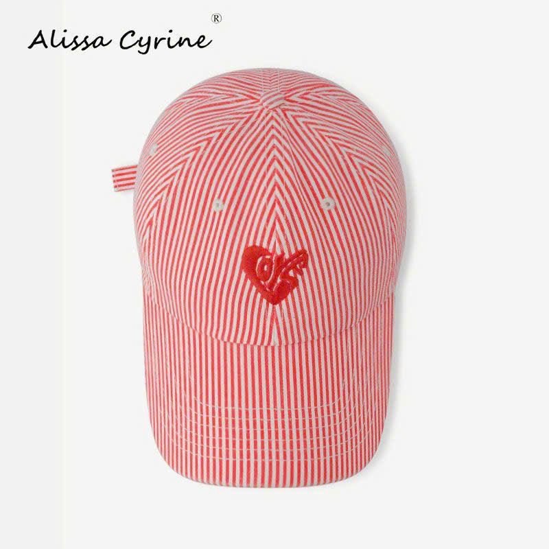  Nón Lưỡi Trai Thêu Trái Tim 