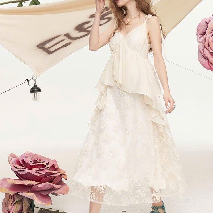  Váy Ren Trắng Ghép Mảnh 