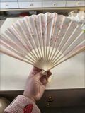  Quạt Nhựa Mặt Bóng 7 inch 18 Nang 