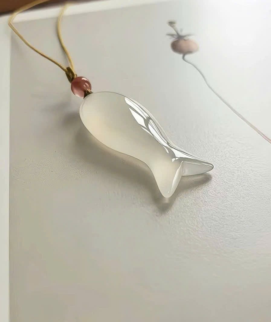  Mặt Dây Chuyền Hình Cá Mã Não Trắng 