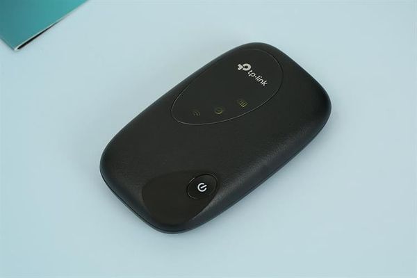 Bộ phát Wifi di động 4G LTE 300Mbps TP-Link M7000