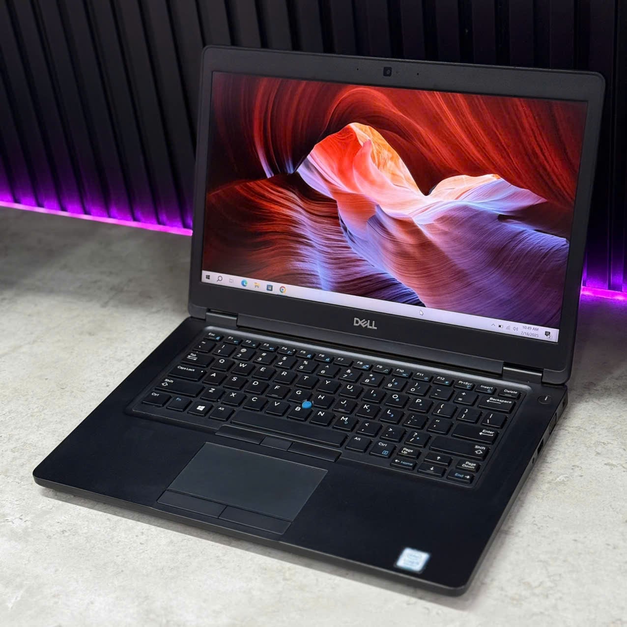 Thiết kế Dell Latitude 5490 Laptop Dell Latitude 5490 thiết kế thân máy chắc chắn