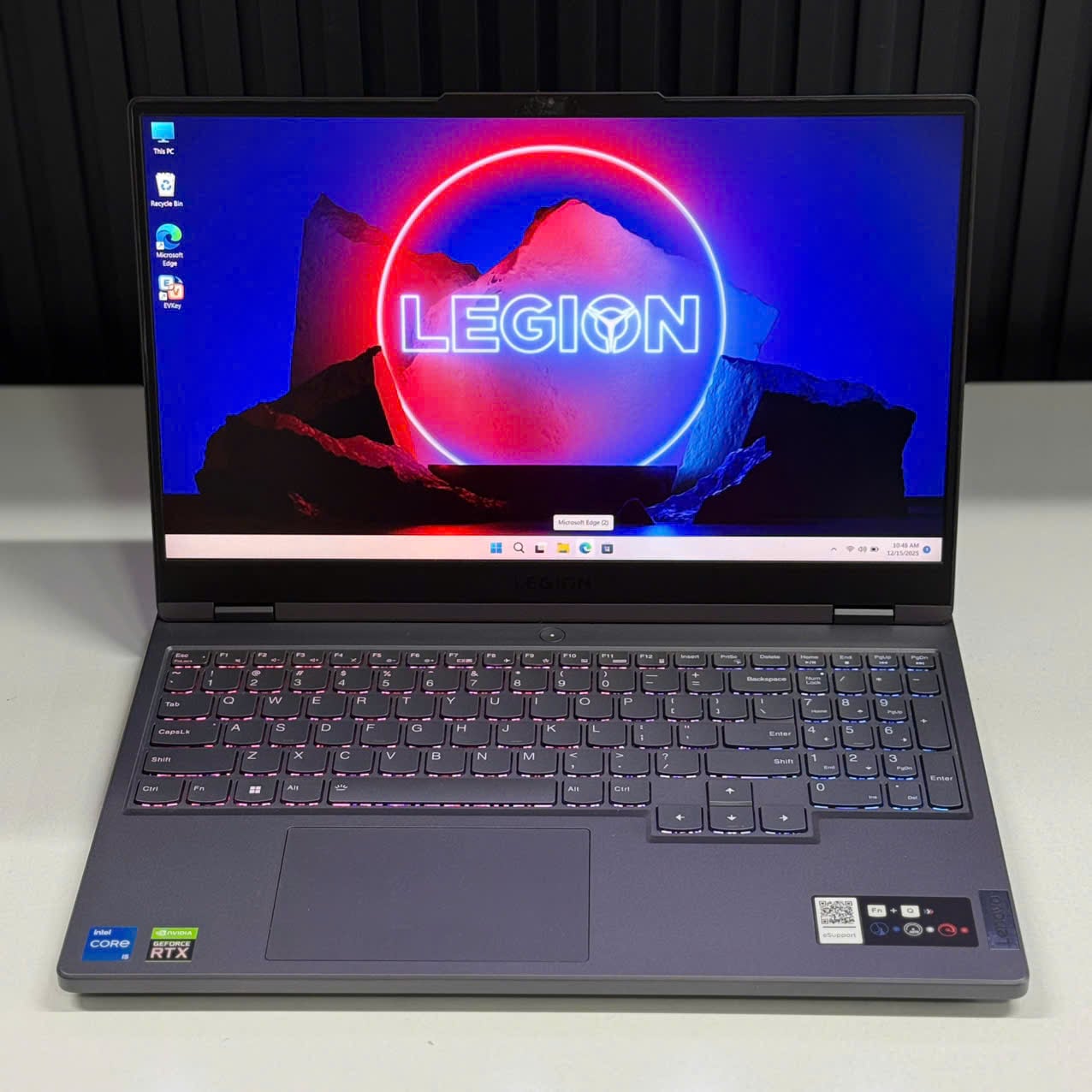 Laptop Lenovo Legion 5 15IAH7 82RC0090VN Laptop Lenovo Legion 5 15IAH7 82RC0090VN màu xám