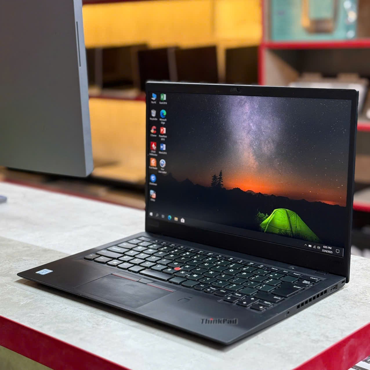 Lenovo Thinkpad X1 Carbon Gen 6 bàn phím và màn hình